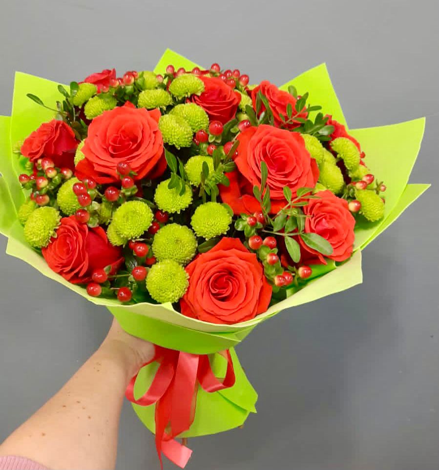 Букет цветов из: Хризантемы и Розы в Чесменке