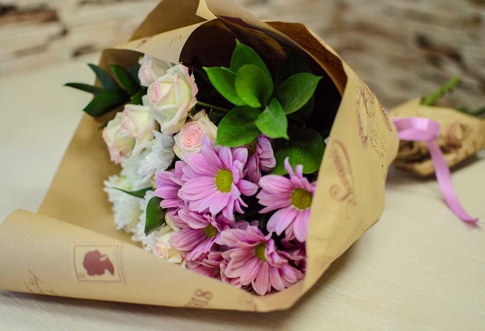 Букет цветов из: Розы и Хризантемы в Чесменке