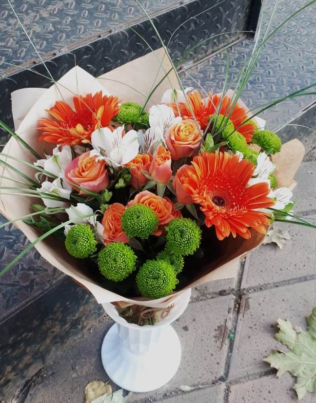 Букет цветов из: Герберы, Хризантемы, Альстромерии и Розы в Чесменке