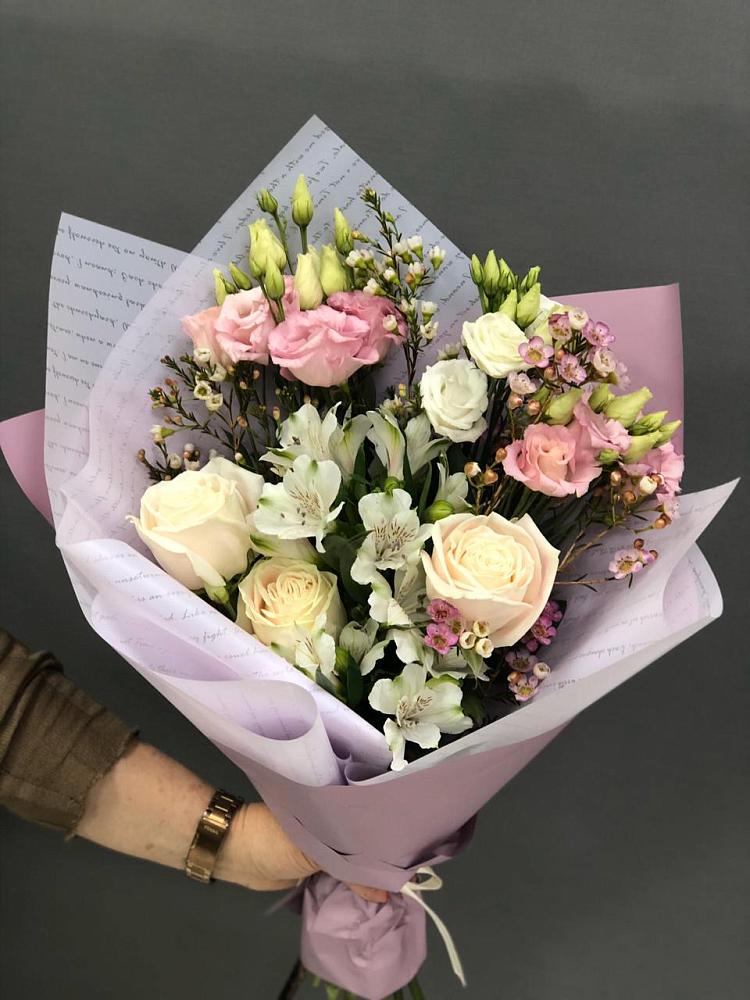 Букет цветов из: Альстромерии, Розы и Лизиантусы в Чесменке