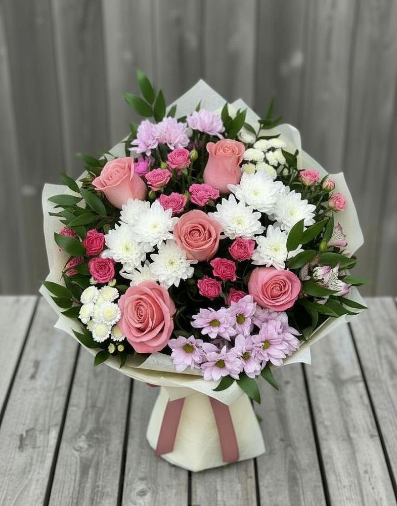 Букет цветов из: Альстромерии, Гвоздики, Розы и Хризантемы в Чесменке