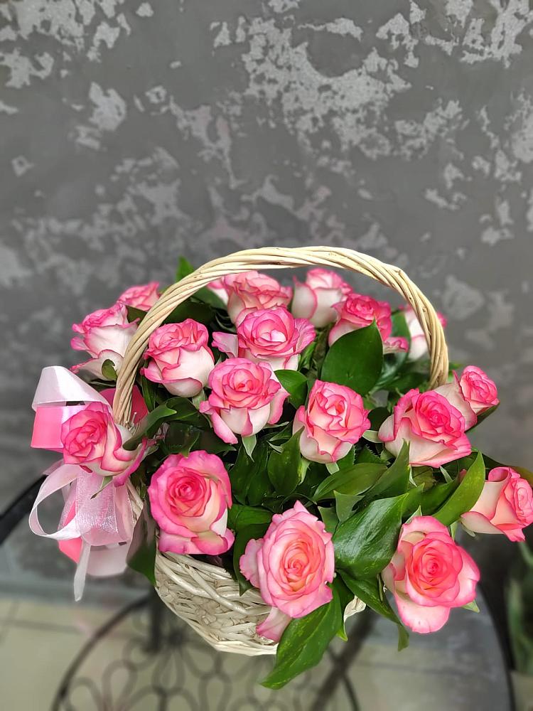 Цветочная композиция из Розы в корзине в Чесменке
