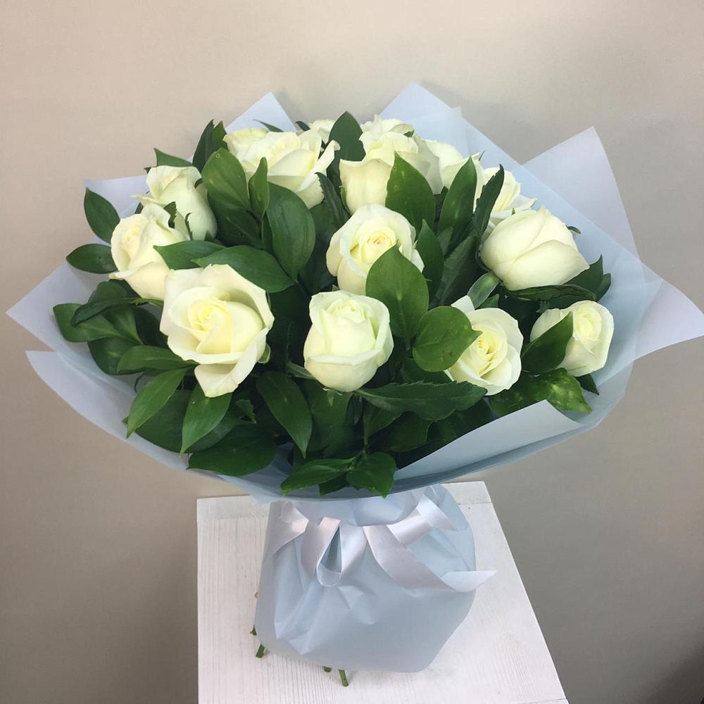 Букет 15 Белых роз Проуд в Чесменке