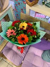 Букет цветов из:  Герберы, Хризантемы и Альстромерии #REPLACE_PRED# Чесменке