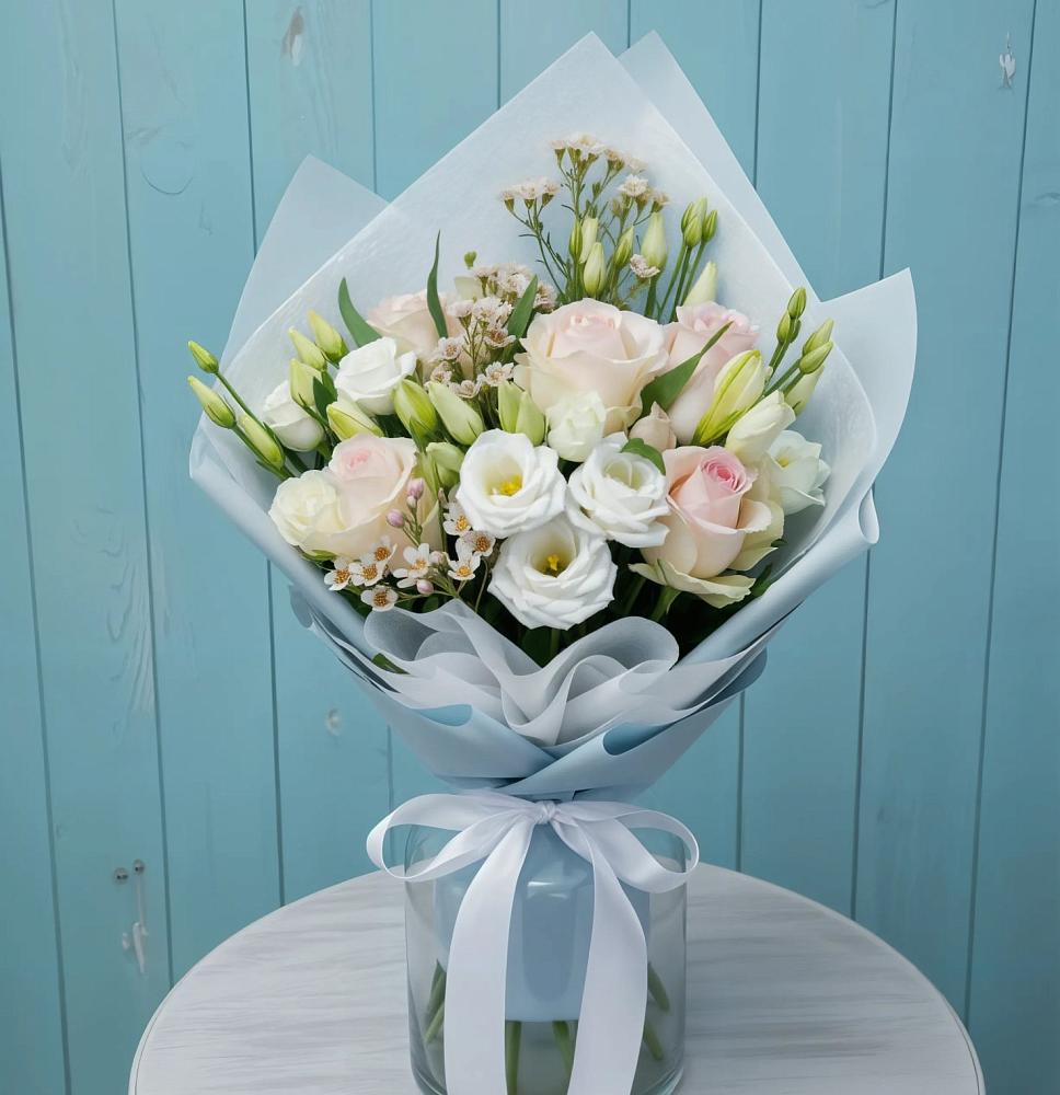 Букет цветов из: Розы и Лизиантусы в Чесменке