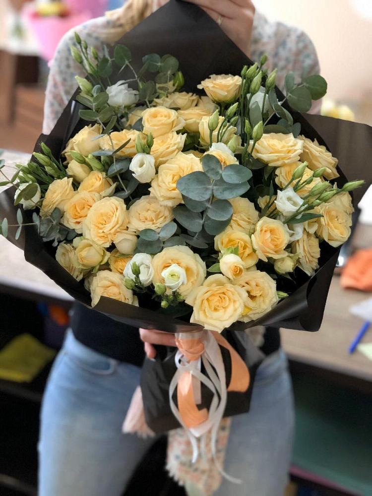 Букет цветов из: Розы и Лизиантусы в Чесменке