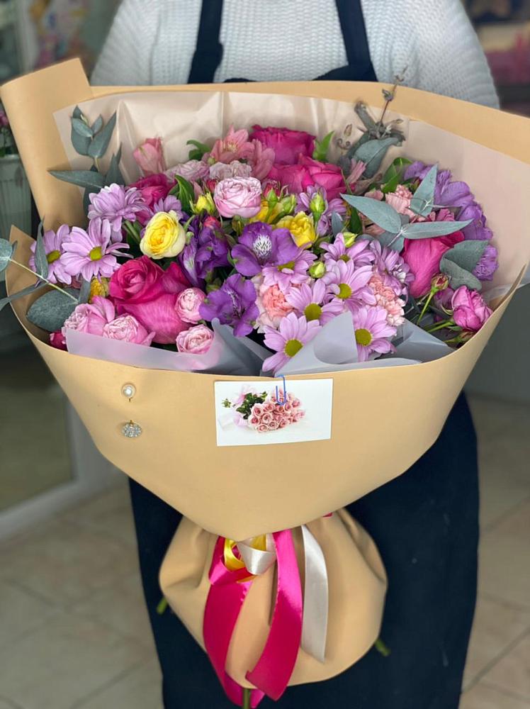 Букет цветов из: Хризантемы, Гвоздики и Альстромерии в Чесменке