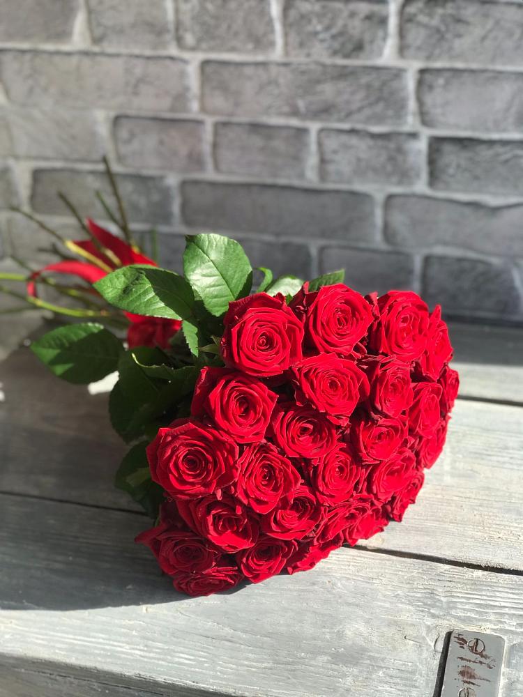Букет Красные розы Фридом в Чесменке