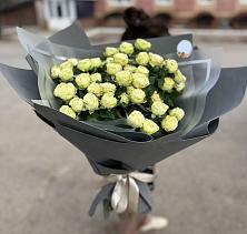 Букет Белые кустовые розы Солинеро в Чесменке