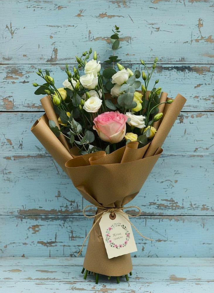 Букет цветов из: Розы и Лизиантусы в Чесменке