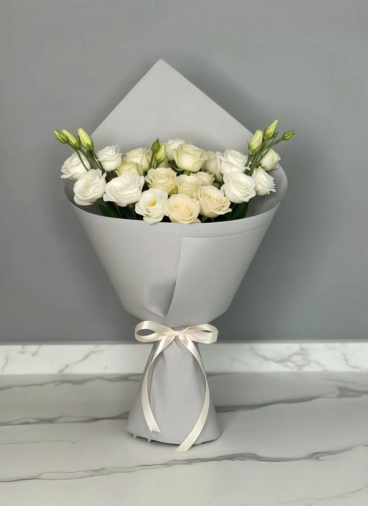 Букет цветов из: Розы и Лизиантусы в Чесменке