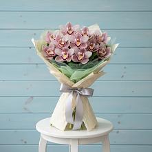 Букет цветов из:  Орхидеи и Розы в Чесменке
