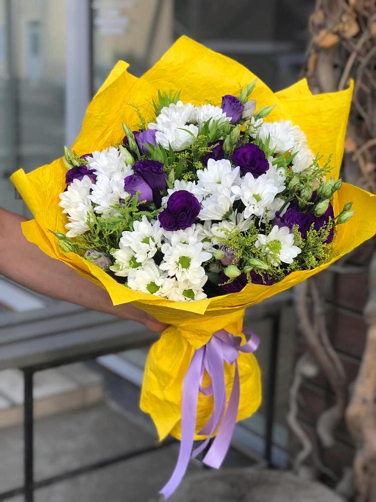 Букет цветов из: Ирисы, Хризантемы и Ромашки в Чесменке