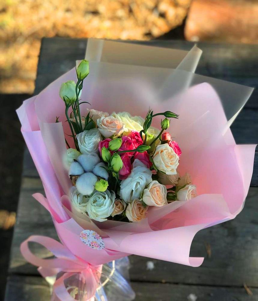 Букет цветов из: Розы и Лизиантусы в Чесменке