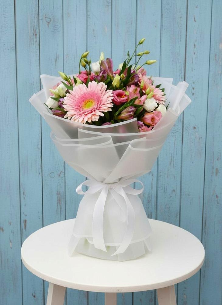 Букет цветов из: Герберы, Альстромерии и Лизиантусы в Чесменке