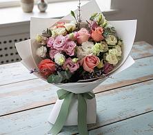 Букет цветов из:  Розы, Лизиантусы и Гвоздики #REPLACE_PRED# Чесменке