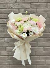 Букет цветов из:  Гвоздики, Розы, Лизиантусы и Хризантемы #REPLACE_PRED# Чесменке