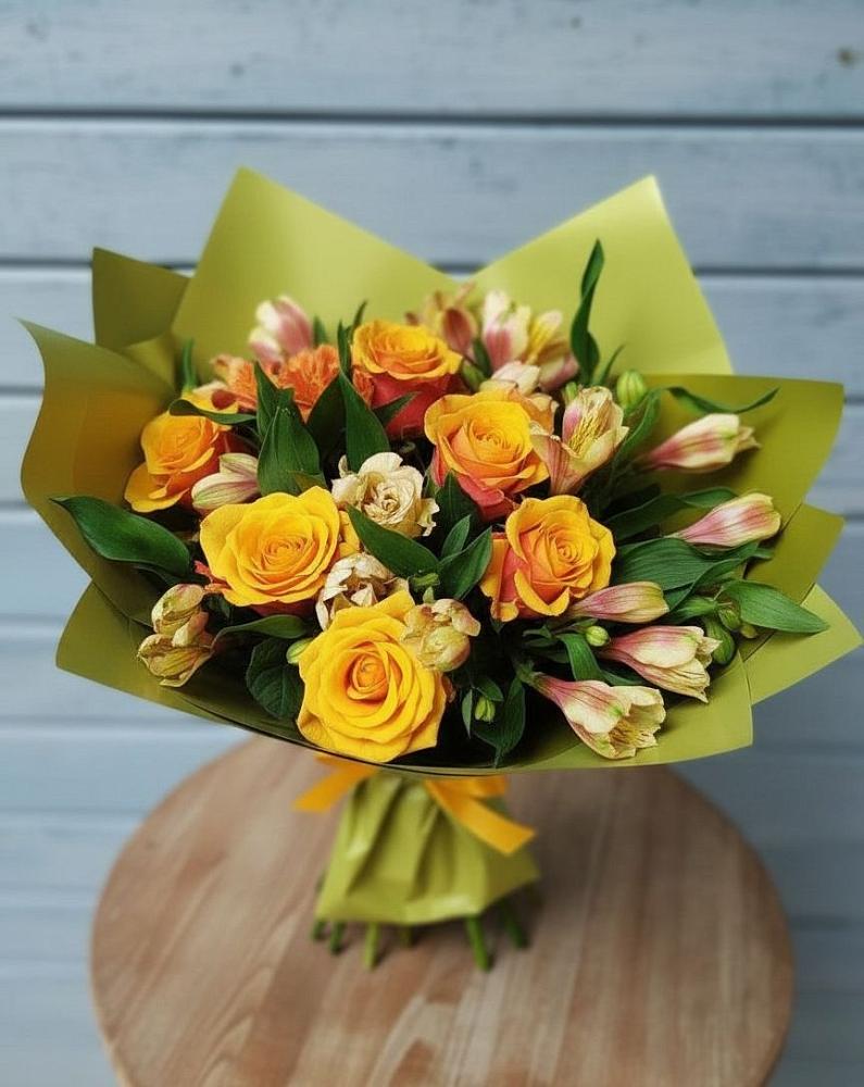 Букет цветов из: Альстромерии и Розы в Чесменке