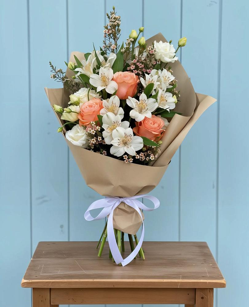 Букет цветов из: Альстромерии, Лизиантусы, Розы и Хризантемы в Чесменке