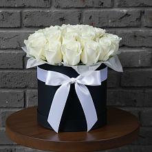 Цветочная композиция из Розы в шляпной коробке в Чесменке